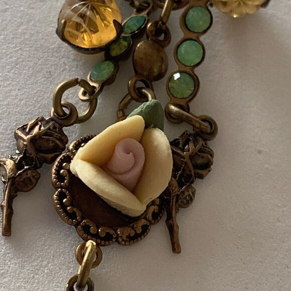 Banana Bob vintage Victorian Rose chandelier earrings 2.5” pierced - Picture 6 of 13